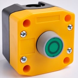 Remote Control Station with Maintained Green Pushbutton